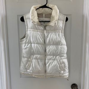 American Eagle White Puffer Vest